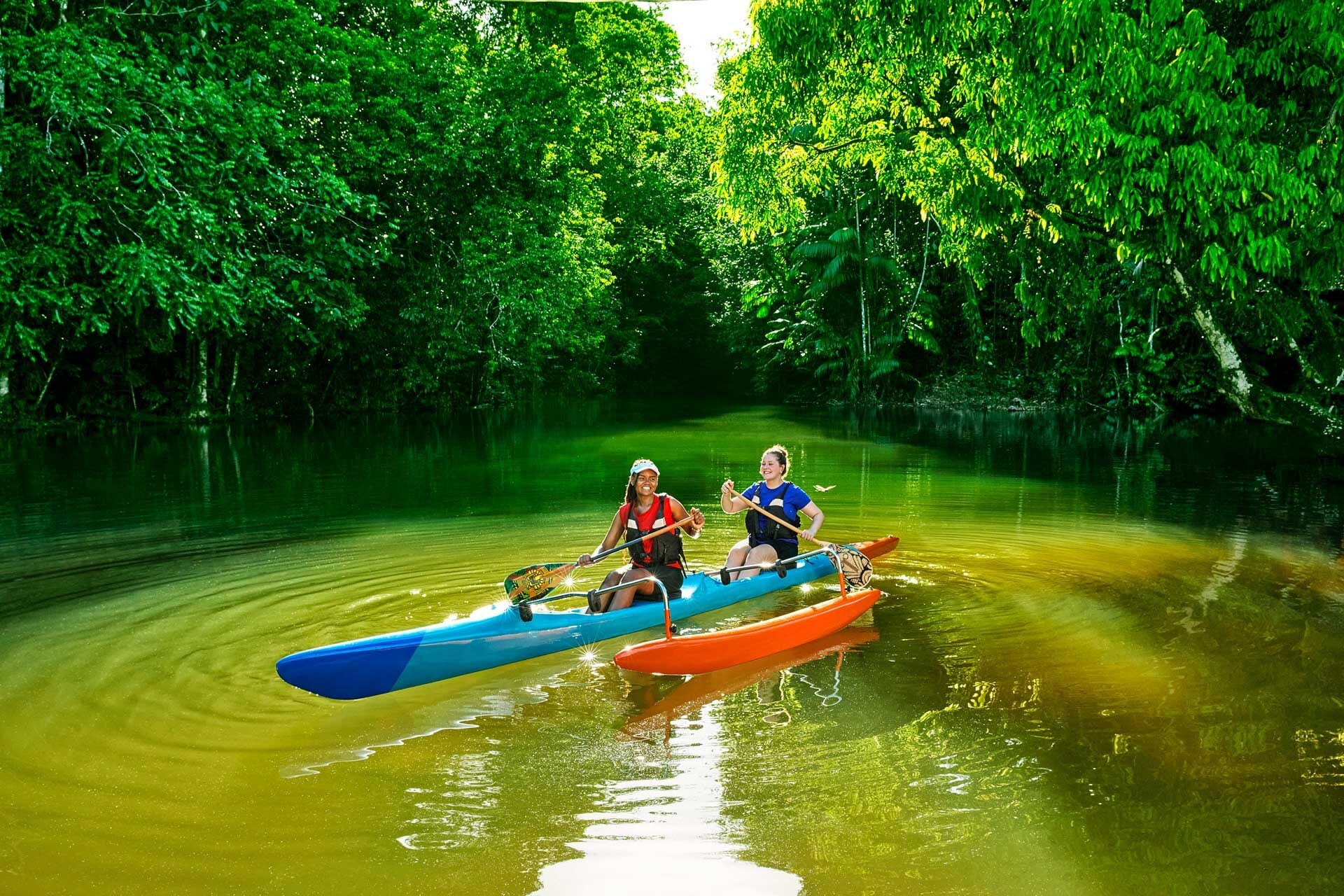 Canoa in Brasile: Un'avventura attraverso i fiumi e i mari brasiliani