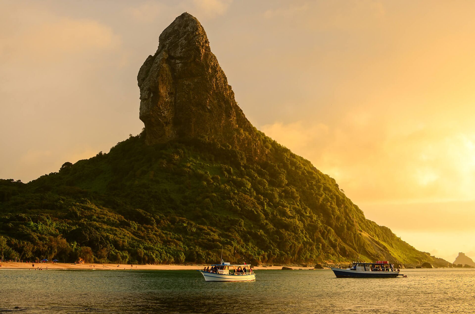 Fernando de Noronha - Faça um batismo com cilindro em um dos melhorespontos de mergulho no mundo