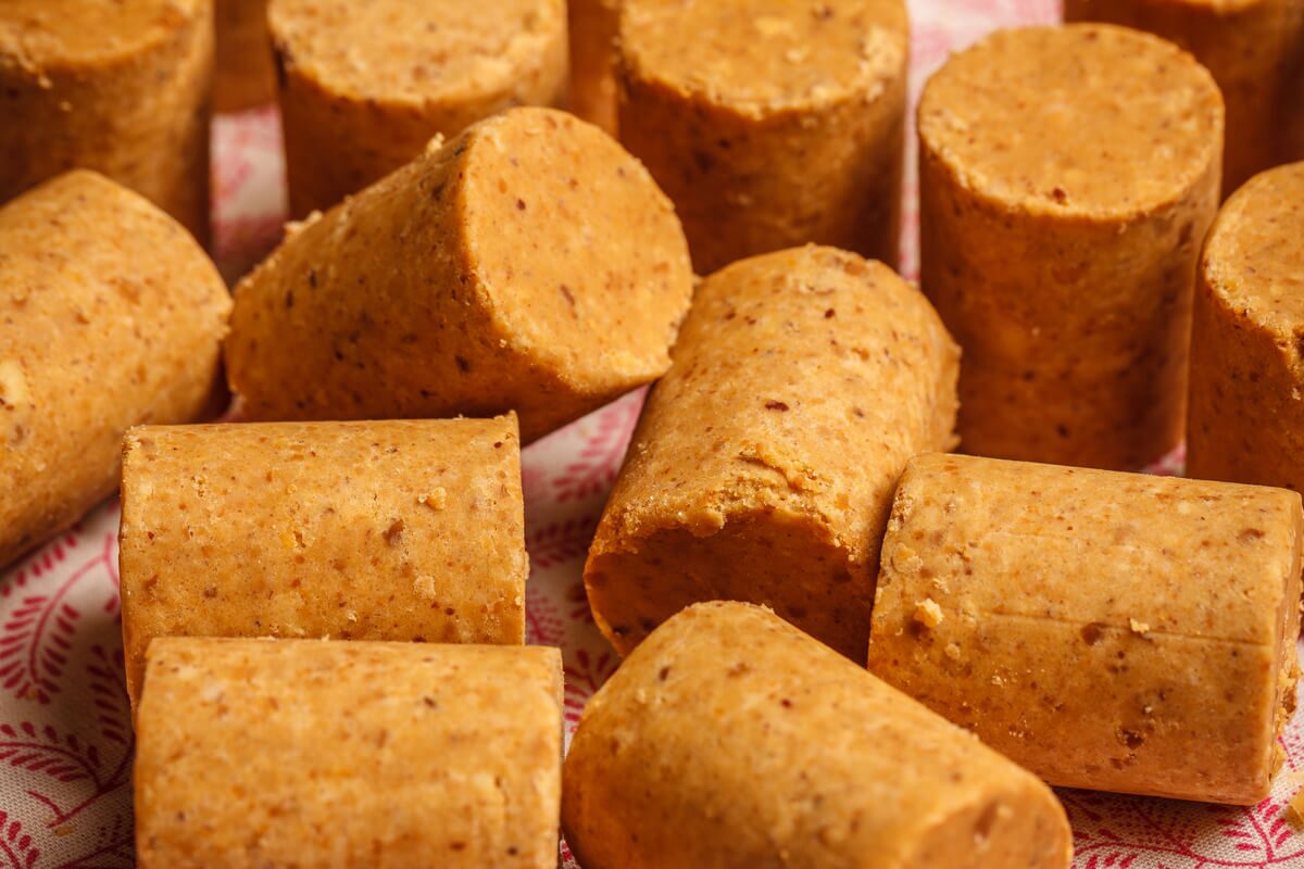O que comer no São João no Brasil: pratos, doces e bebidas típicas das festas juninas — Doces de barraca e sabores populares
